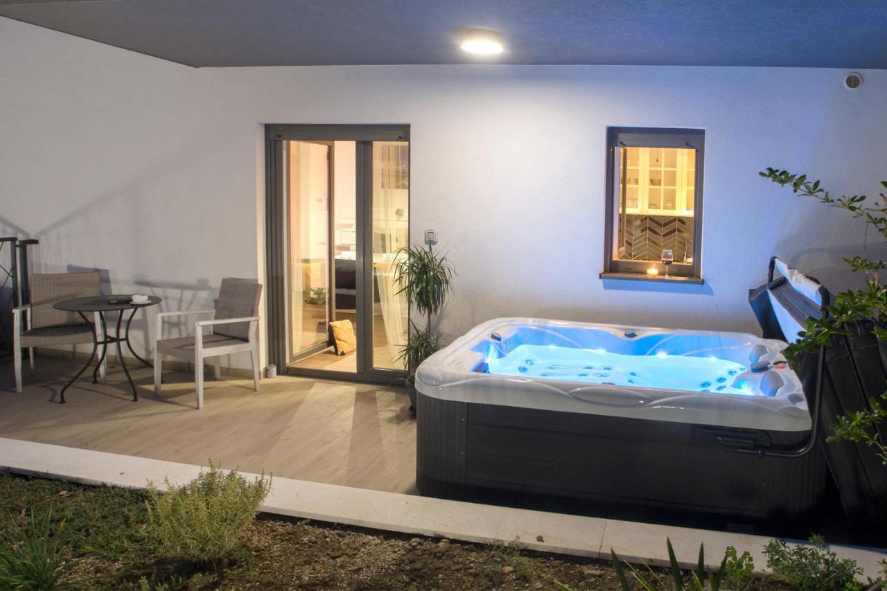 Studio And Hot Tub Split Kültér fotó